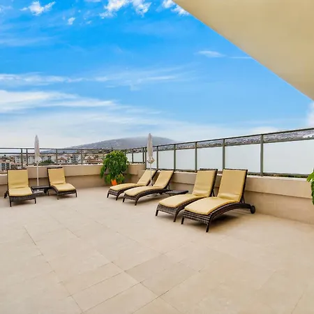 Aparthotel Elisium & 3*