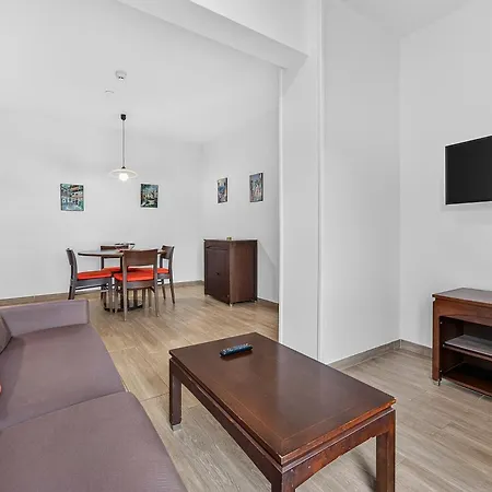 Aparthotel Elisium & 3*