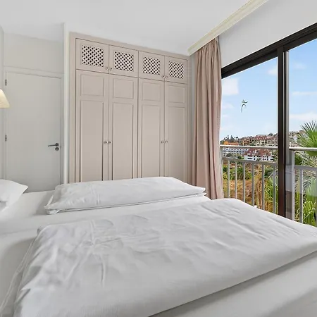 Elisium & Aparthotel