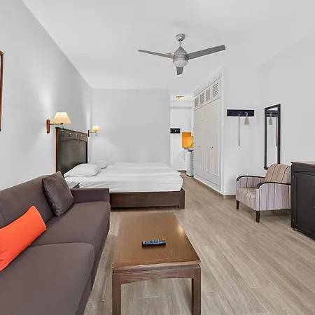 Aparthotel Elisium &